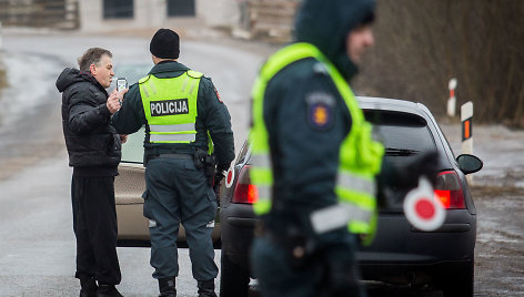 Rytinis kelių policijos reidas