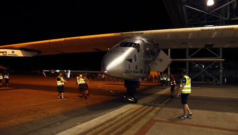 Saulės energija varomas lėktuvas &bdquo;Solar Impulse 2&ldquo; atnaujina kelionę