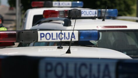 &Scaron;iauliuose policija krečia futbolo sirgalius i&scaron; Lenkijos