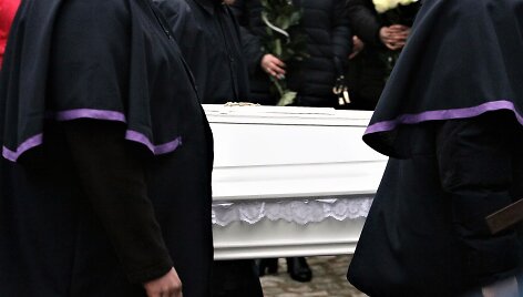 Artimieji ir sukrėsta visuomenė atsisveikina su užmu&scaron;tu keturmečiu