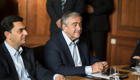 Kipro atstovai taikos derybose