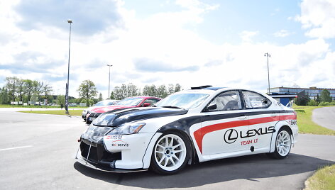 &bdquo;Lexus TEAM LT&ldquo; ginklas trasoje &ndash; sportinis &bdquo;Lexus IS-F&ldquo; bolidas