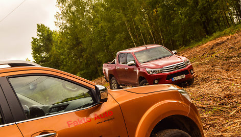 Pikapų testas – „Nissan Navara“ prieš „Toyota Hilux“