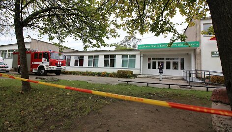 Anonimas prane&scaron;ė apie galimą sprogmenį Klaipėdos mokykloje