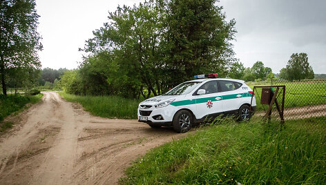 Policijos pareigūnai krečia įtariamųjų namus &Scaron;alčininkų rajone