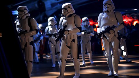 10. „Star Wars The Force Awakens“ filmo premjera