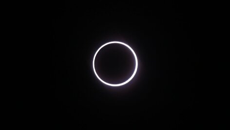 Afrikoje astronomai ir mėgėjai gėrėjosi žiediniu saulės užtemimu