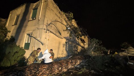 Vidurio Italiją nusiaubė audros