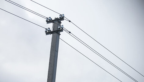 Elektros laidai prie nuosavų namų