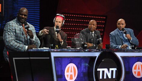 Shaqas (kairėje) ir Charlesas Barkley (de&scaron;inėje)