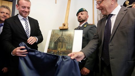 Italijos policija surado prieš beveik 15 metų pavogtus Van Gogho paveikslus 