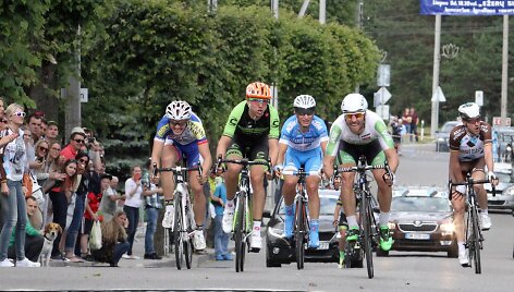 2015 metų Lietuvos dviračių plento čempionato vyrų grupinių lenktynių fini&scaron;as