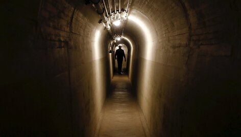 Nebenaudojami &Scaron;veicarijos bunkeriai paversti muziejais, restoranais ir sandėliais
