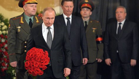 Į J.Primakovo laidotuves atvyko ir Vladimiras Putinas.