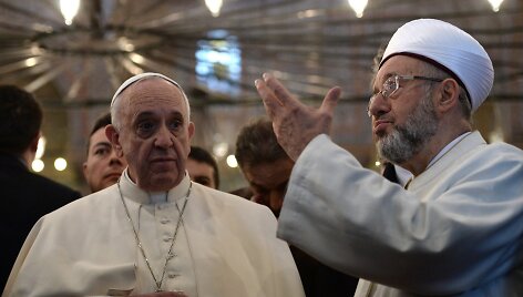 Popiežius Pranci&scaron;kus ir Stambulo muftijus Rahmi Yaranas
