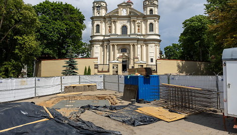 Prie Šv. Apaštalų Petro ir Povilo bažnyčios atkuriama istorinė koplytėlė