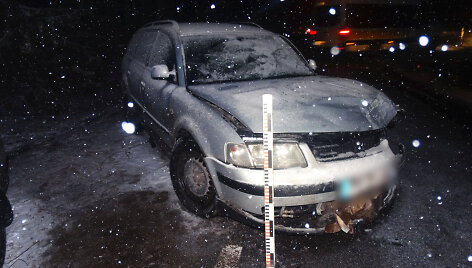 &bdquo;Passat&ldquo; įvykio vietoje: &scaron;io VW vairuotojas ir keleiviai per avariją nenukentėjo