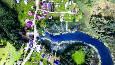 Auk&scaron;taitijos nacionalinis parkas ir Labanoro giria i&scaron; pauk&scaron;čio skrydžio
