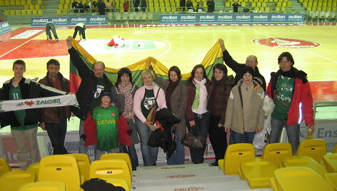 Liuksemburgo &bdquo;Žalgirio&ldquo; sirgalių desantas Strasbūre 2006 metų vasarį