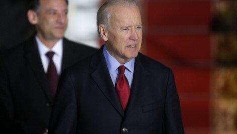 Joe Bidenas lankosi Ukrainoje