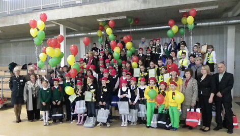 Saugokime jaunas givybes keliuose