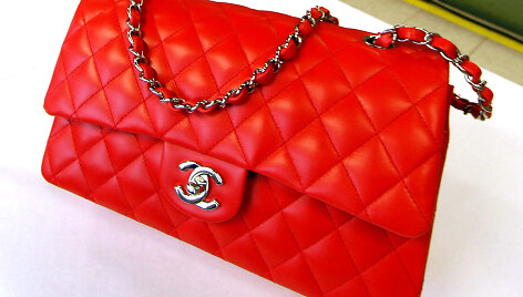 Klasikinė &bdquo;Chanel 2.55&ldquo; rankinė