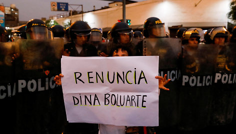 Protestuotojai Peru reikalauja D.Boluarte atsistatydinimo