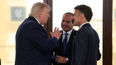 Emmanuelis Macronas /  / AP