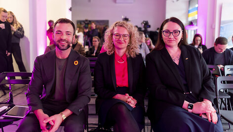 Tomas Vytautas Raskevičius, Au&scaron;rinė Armonaitė ir Ewelina Dobrowolska