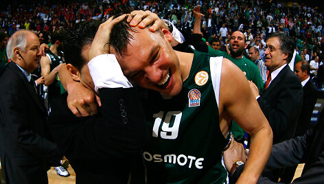 &Scaron;arūnas Jasikevičius triumfuoja Eurolygos finale 2009 m.