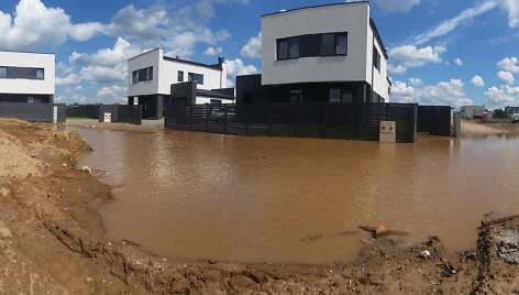 Vilniaus rajone namai skęsta balose