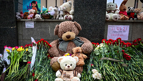 Gėlės prie Kazanės 175-osios gimnazijos