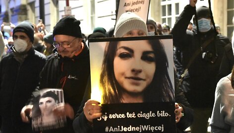 Protestai prie&scaron; abortų draudimą Lenkijoje