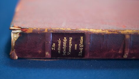 Aukcione parduotas &bdquo;Mein Kampf&ldquo; egzempliorius