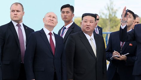 Rusijos prezidentas Vladimiras Putinas ir Šiaurės Korėjos lyderis Kim Jong Unas