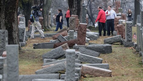 Misūrio valstijoje i&scaron;vartyti daugiau nei 170 žydų kapinių antkapių