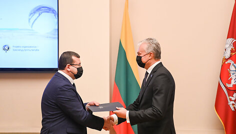 Apdovanojimą priimantis &bdquo;Ignitis grupės&ldquo; verslo atsparumo vadovas Edvinas Kerza