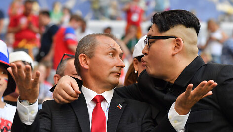 Aktoriai mėgdžioja Vladimirą Putiną ir Kim Jong Uną