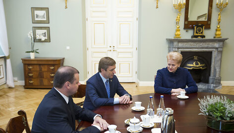 Saulius Skvernelis, Ramūnas Karbauskis ir Dalia Grybauskaitė