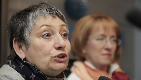 Liudmila Ulickaja (kairėje)