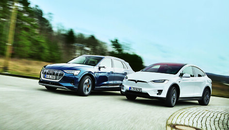 &bdquo;Auto Bild&ldquo; palyginimas: &bdquo;Tesla Model X&ldquo; prie&scaron; &bdquo;Audi e-tron&ldquo;