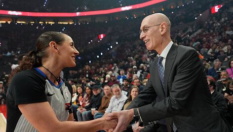Adamas Silveris (de&scaron;inėje) planuoja NBA plėtrą.