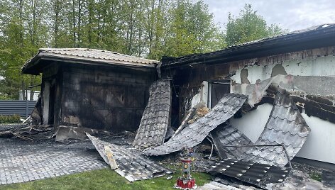 Gaisro metu visi&scaron;kai sudegęs namas Užudvarionyse