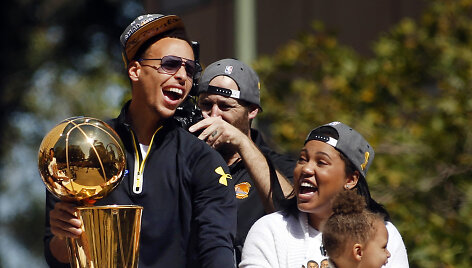 Stephenas Curry su &scaron;eima