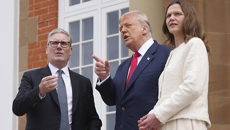 Christopher Furlong / AP