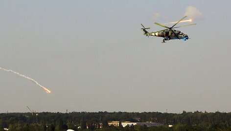 Ukrainos karinis sraigtasparnis &bdquo;Mi-24&ldquo; Donecke