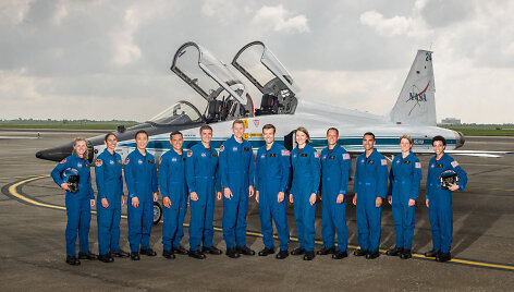 12 naujų NASA astronautų