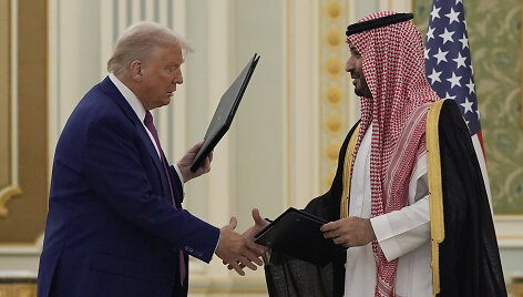 JAV prezidentas Donaldas Trumpas ir Saudo Arabijos kronprincas Mohammedas bin Salmanas / AP 