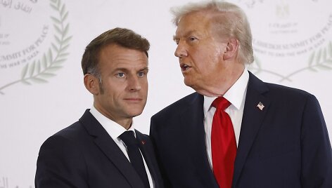 E. Macronas ir D. Trumpas / YOAN VALAT / AFP