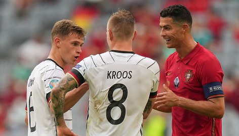 Iš kairės: Joshua Kimmichas, Toni Kroosas, Cristiano Ronaldo